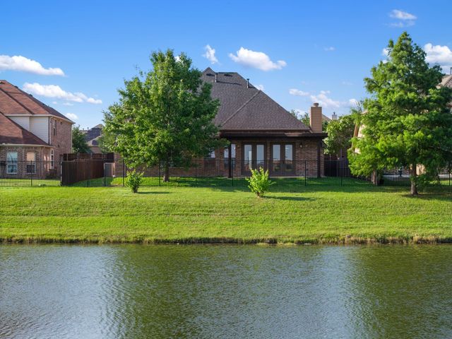 679 Burr Oak Drive, Frisco, TX 75033