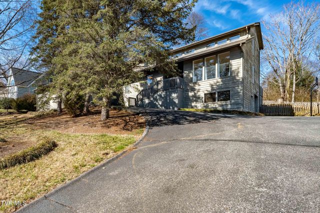 3407 Bondwood Circle, Johnson City, TN 37604