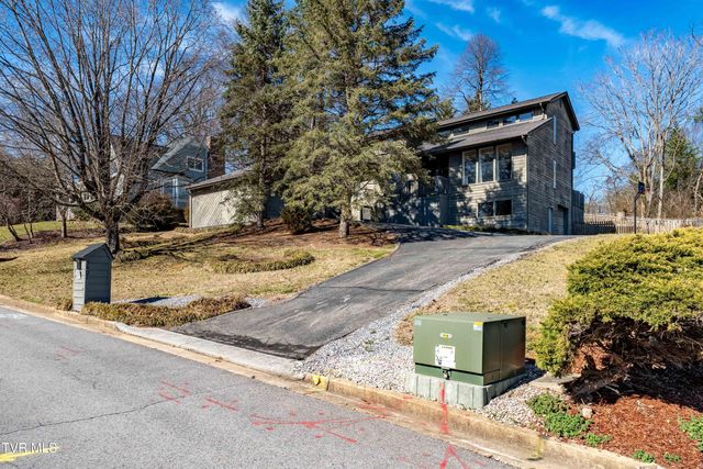 3407 Bondwood Circle, Johnson City, TN 37604