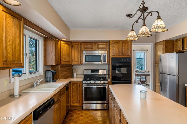 3407 Bondwood Circle, Johnson City, TN 37604