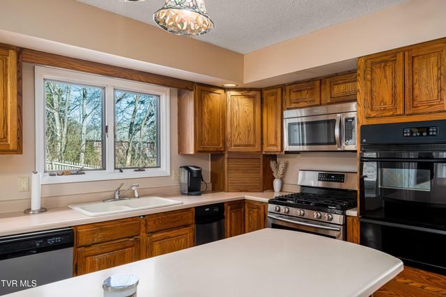 3407 Bondwood Circle, Johnson City, TN 37604