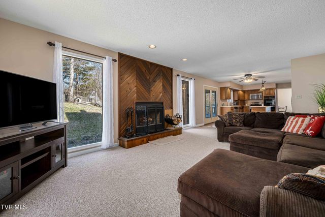 3407 Bondwood Circle, Johnson City, TN 37604