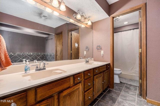 3407 Bondwood Circle, Johnson City, TN 37604