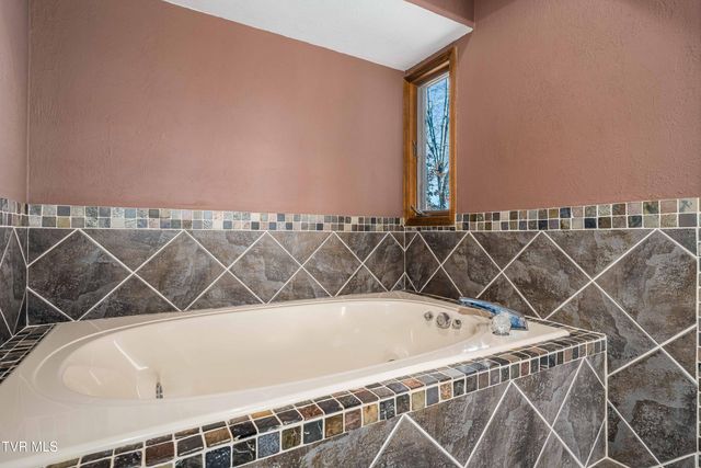 3407 Bondwood Circle, Johnson City, TN 37604