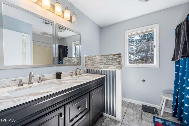 3407 Bondwood Circle, Johnson City, TN 37604