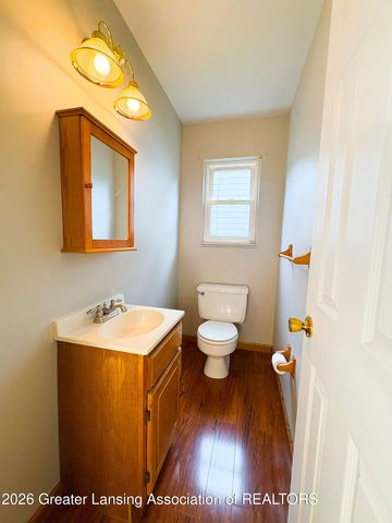 3913 Stratford Avenue, Lansing, MI 48911