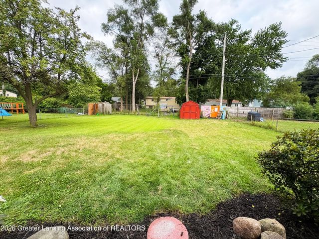 3913 Stratford Avenue, Lansing, MI 48911