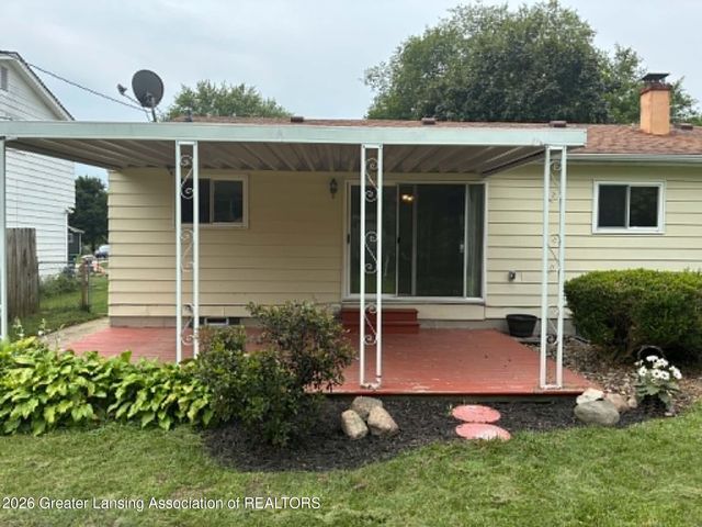 3913 Stratford Avenue, Lansing, MI 48911