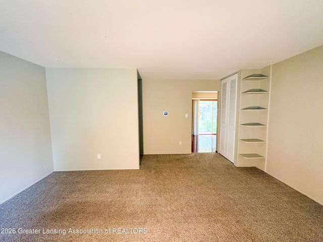 3913 Stratford Avenue, Lansing, MI 48911
