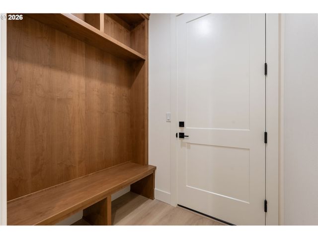 803 N V St, Washougal, WA 98671
