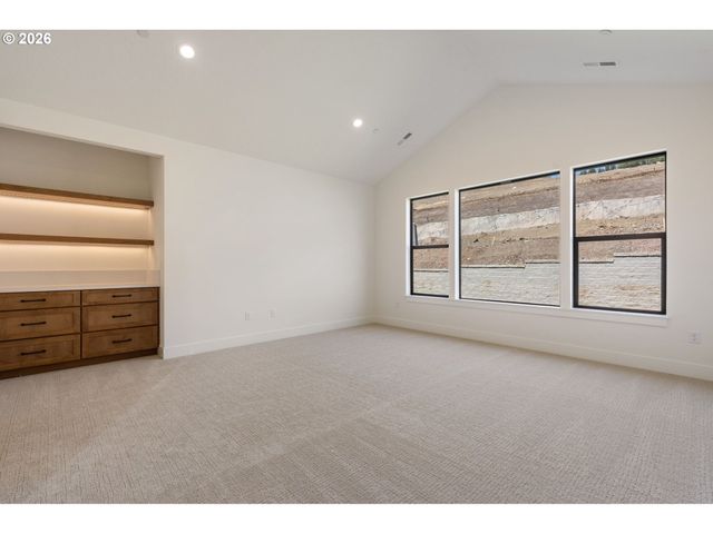 803 N V St, Washougal, WA 98671