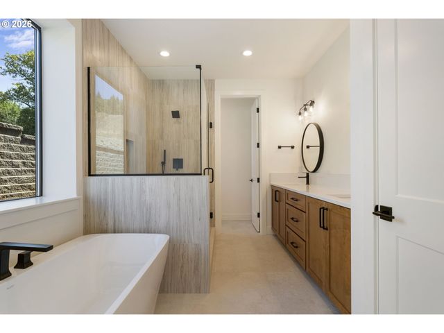 803 N V St, Washougal, WA 98671