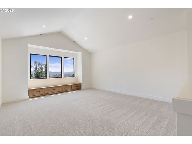 803 N V St, Washougal, WA 98671