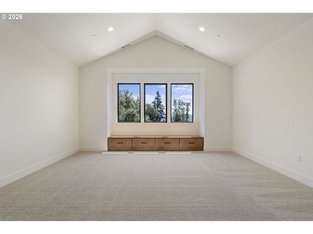 803 N V St, Washougal, WA 98671
