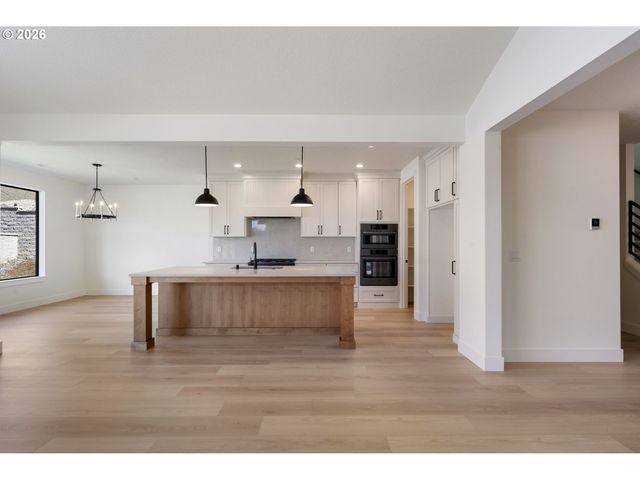 803 N V St, Washougal, WA 98671