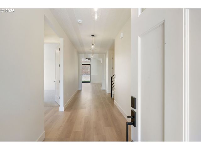803 N V St, Washougal, WA 98671