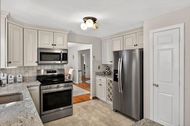 80 Roosevelt Road, Cotuit, MA 02635