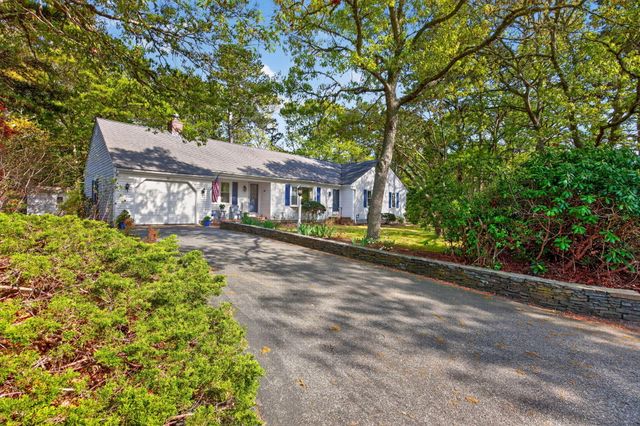 80 Roosevelt Road, Cotuit, MA 02635