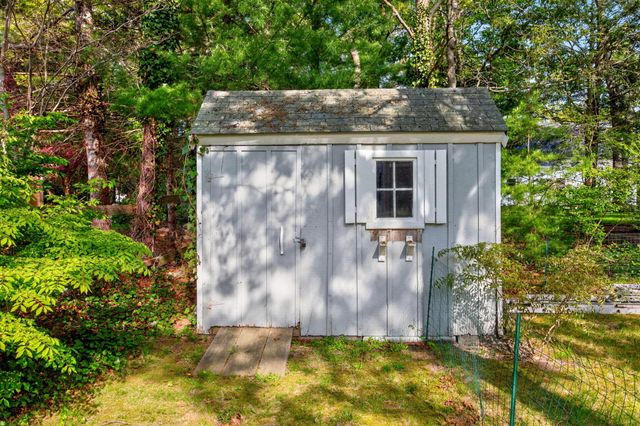 80 Roosevelt Road, Cotuit, MA 02635