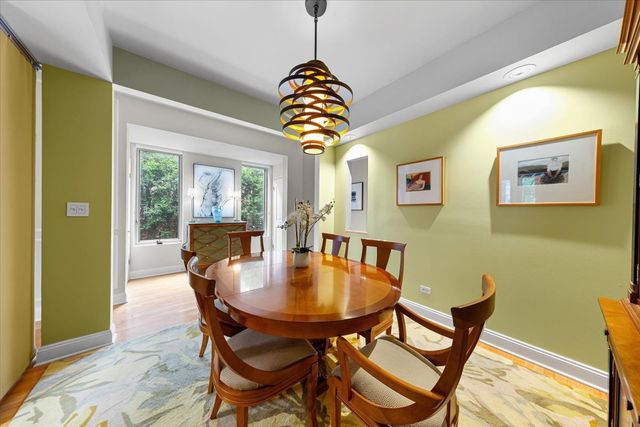 2324 W MCLEAN Avenue, Chicago, IL 60647