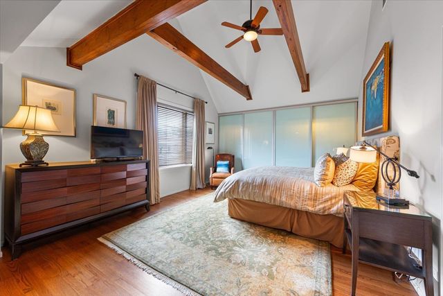 2324 W MCLEAN Avenue, Chicago, IL 60647