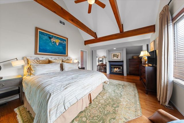 2324 W MCLEAN Avenue, Chicago, IL 60647