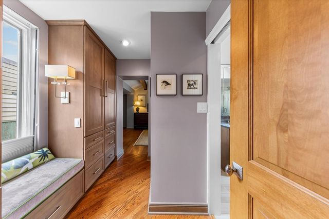 2324 W MCLEAN Avenue, Chicago, IL 60647