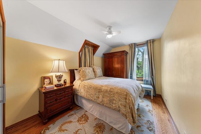 2324 W MCLEAN Avenue, Chicago, IL 60647
