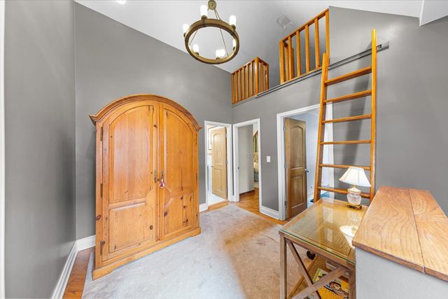 2324 W MCLEAN Avenue, Chicago, IL 60647
