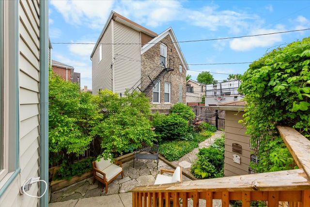2324 W MCLEAN Avenue, Chicago, IL 60647