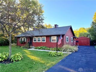 604 Schuyler Drive, Kettering, OH 45429