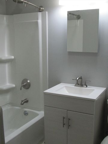 323 Lincoln Street 2R, Worcester, MA 01605