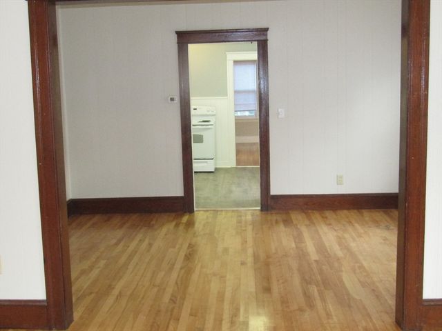 323 Lincoln Street 2R, Worcester, MA 01605