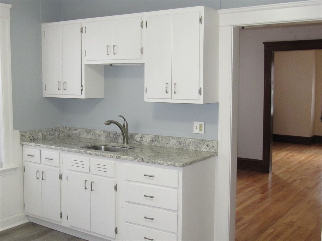 323 Lincoln Street 2R, Worcester, MA 01605