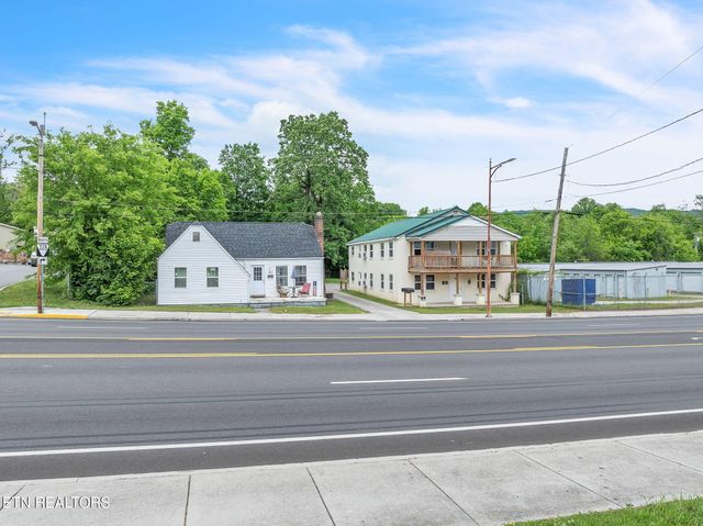 929 N Roane St, Harriman, TN 37748