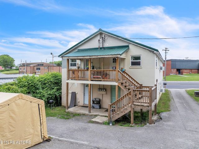 929 N Roane St, Harriman, TN 37748