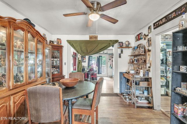 929 N Roane St, Harriman, TN 37748