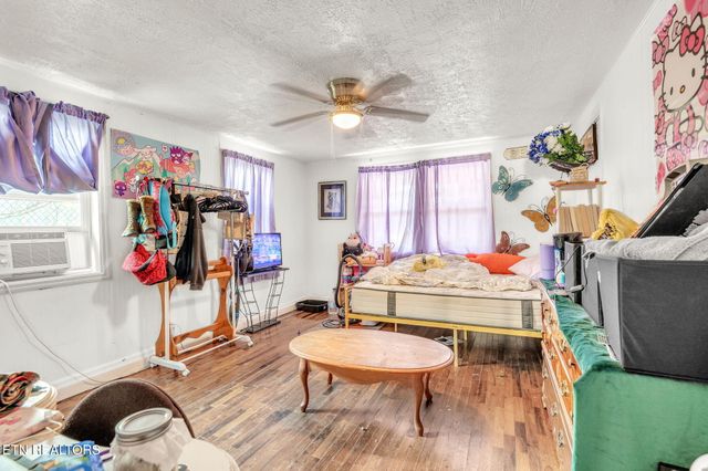 929 N Roane St, Harriman, TN 37748