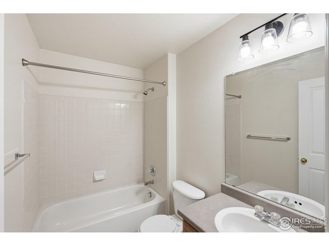 1503 Prairie Hawk Dr, Longmont, CO 80504