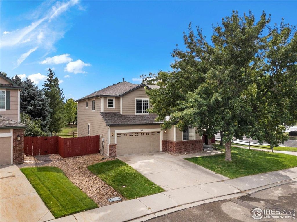 1503 Prairie Hawk Dr, Longmont, CO 80504