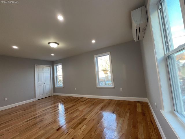 46 S 12th Avenue 2, Mount Vernon, NY 10550