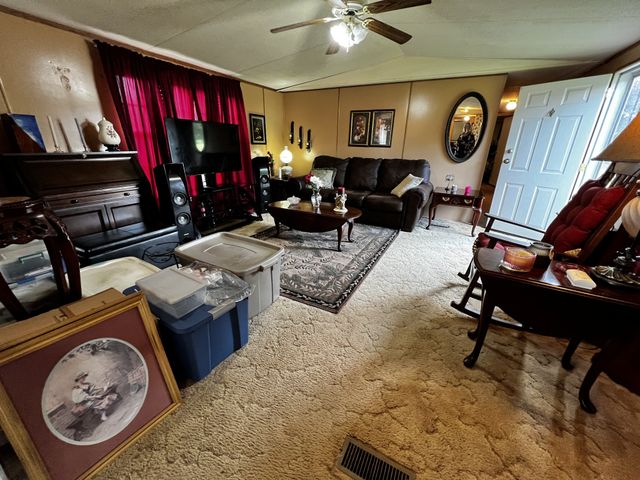 1109 Scenic Rd, Lawrenceburg, TN 38464