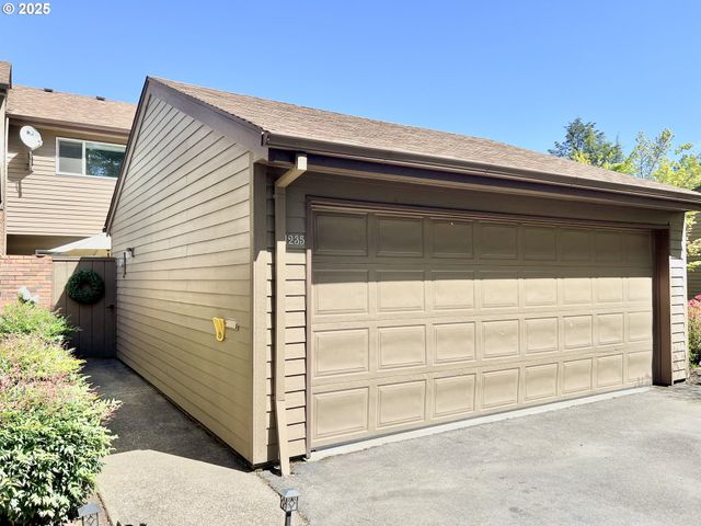 1235 Nw MICHELBOOK Ln, Mc Minnville, OR 97128