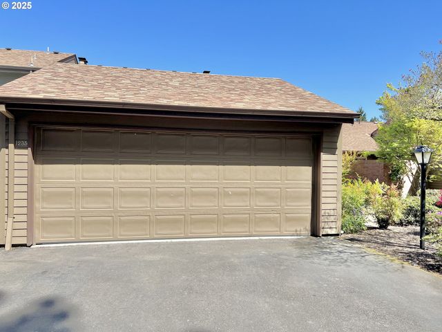 1235 Nw MICHELBOOK Ln, Mc Minnville, OR 97128