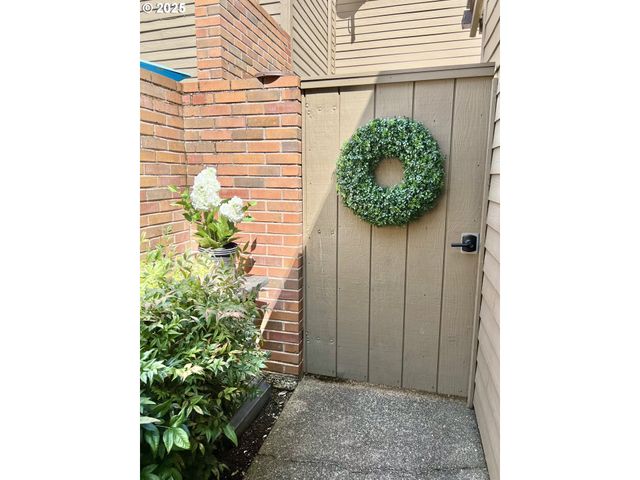 1235 Nw MICHELBOOK Ln, Mc Minnville, OR 97128