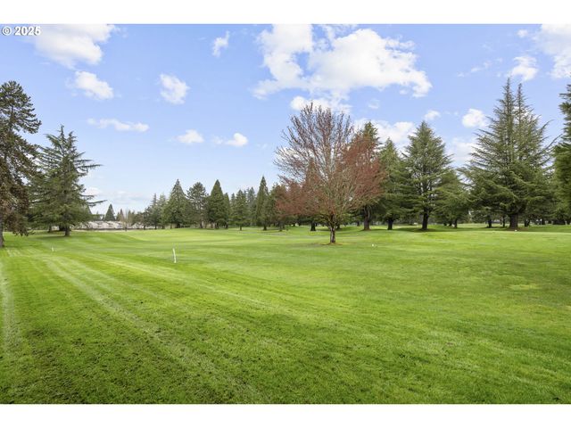1235 Nw MICHELBOOK Ln, Mc Minnville, OR 97128