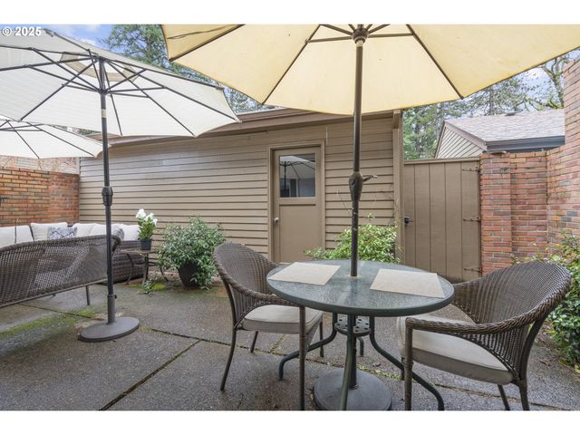 1235 Nw MICHELBOOK Ln, Mc Minnville, OR 97128