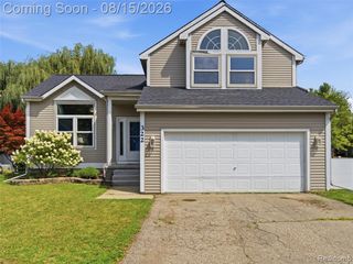 322 Princeton Drive, South Lyon, MI 48178