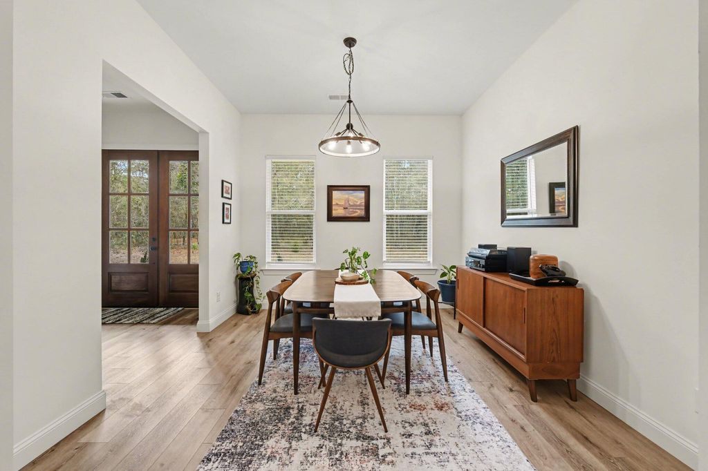 Image 10 of property listing at 2832 Edenborough Road, Johns Island, SC 29455