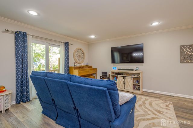 15 Daleron Place, South Amboy, NJ 08879